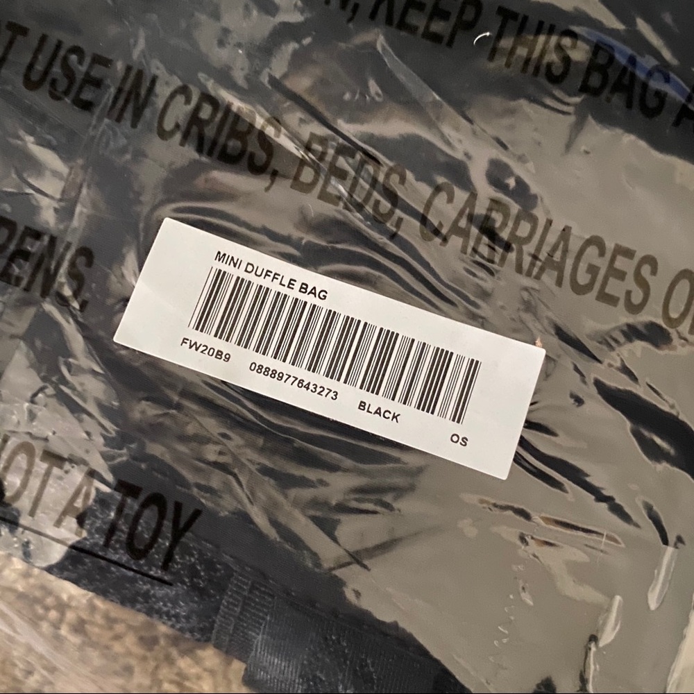 Supreme FW20 Mini Duffle Bag Black - Picture 3 of 3